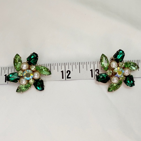 Signed Judy Lee Green Glass w/Uranium Faux Pearl and Green AB Clip Earrings - Picture 11 of 12